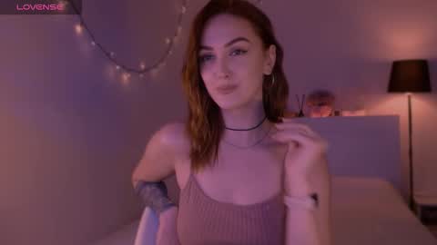 Snapshot of lillyfarey chatting on September 15, 6:26 pm LillyFarey online show from September 15, 6:26 pm