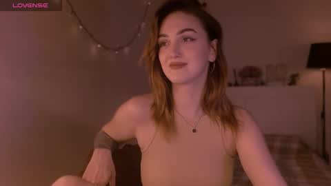 Snapshot of lillyfarey chatting on September 30, 8:46 pm LillyFarey online show from September 30, 8:46 pm