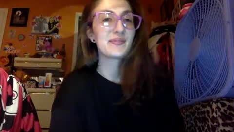 Snapshot of lillylushabae chatting on September 16, 1:13 am hi guys im back on here 3 online show from September 16, 1:13 am