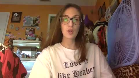 Snapshot of lillylushabae chatting on October 13, 9:17 pm hi guys im back on here 3 online show from October 13, 9:17 pm