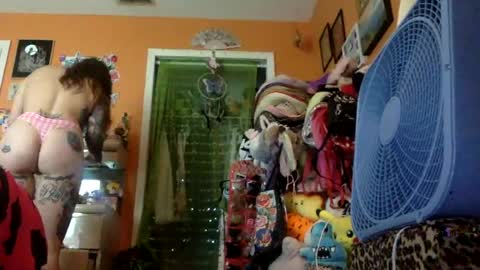hi guys im back on here 3 online show from July 7, 6:54 pm