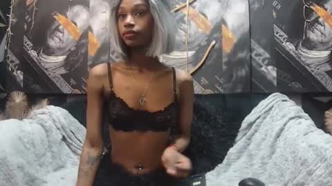 lilmissbaddiexxx online show from June 18, 8:03 pm