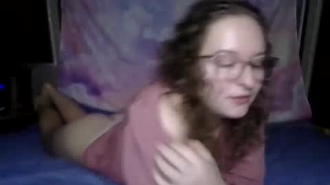 LilPies  online show from December 11, 3:35 am