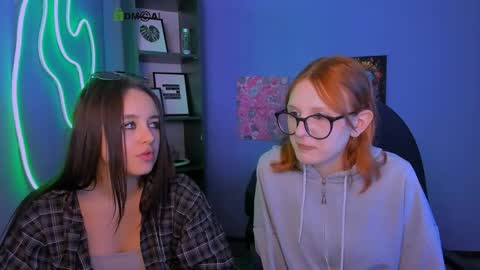 lily_fay online show from March 18, 5:18 pm