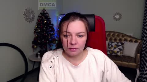 Snapshot of lily_flower7_ chatting on December 27, 3:53 am Lily online show from December 27, 3:53 am
