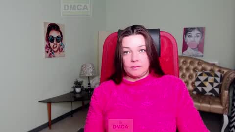 Snapshot of lily_flower7_ chatting on December 5, 4:53 am Lily online show from December 5, 4:53 am