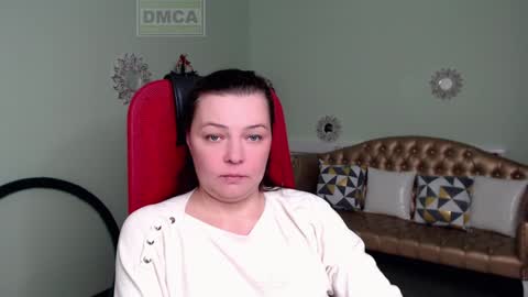 Snapshot of lily_flower7_ chatting on December 30, 5:58 am Lily online show from December 30, 5:58 am