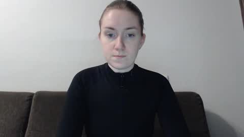 Snapshot of lily_love_x chatting on February 5, 2:40 am lily_love_x online show from February 5, 2:40 am