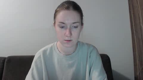 Snapshot of lily_love_x chatting on March 5, 1:21 am lily_love_x online show from March 5, 1:21 am