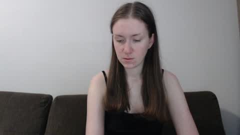 lily_love_x online show from June 30, 6:35 am