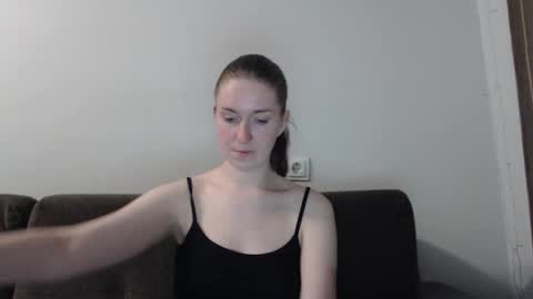 Snapshot of lily_love_x chatting on October 1, 10:59 pm lily_love_x online show from October 1, 10:59 pm