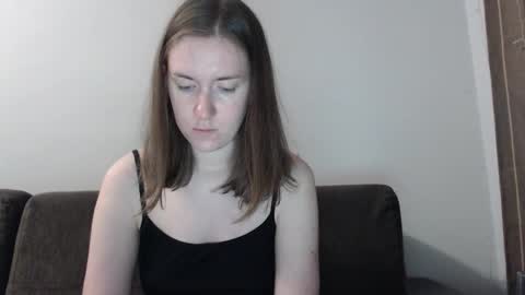 Snapshot of lily_love_x chatting on September 19, 10:42 pm lily_love_x online show from September 19, 10:42 pm