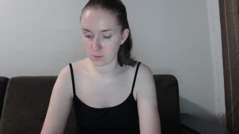 Snapshot of lily_love_x chatting on October 12, 11:07 pm lily_love_x online show from October 12, 11:07 pm