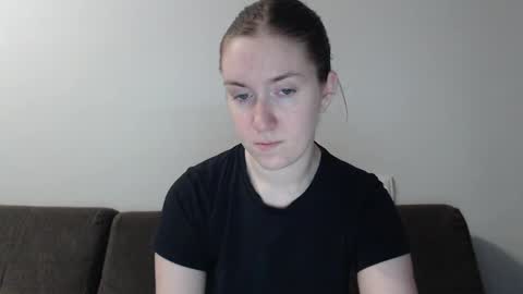 Snapshot of lily_love_x chatting on January 31, 6:02 am lily_love_x online show from January 31, 6:02 am
