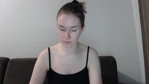 Snapshot of lily_love_x chatting on September 14, 5:05 am lily_love_x online show from September 14, 5:05 am