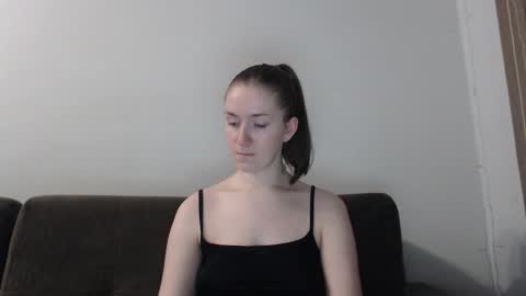 Snapshot of lily_love_x chatting on October 17, 10:24 pm lily_love_x online show from October 17, 10:24 pm