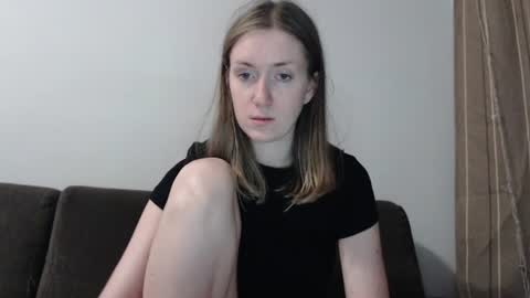 lily_love_x online show from July 22, 4:57 am