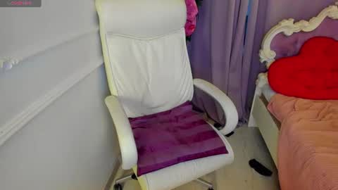 Lily online show from August 1, 1:51 am