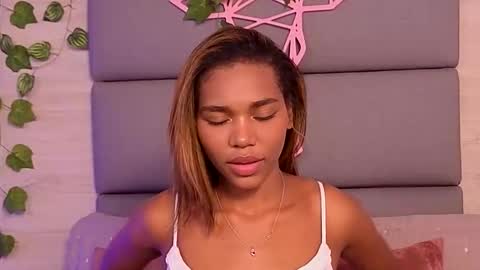 Lily Miiller online show from November 10, 8:59 pm