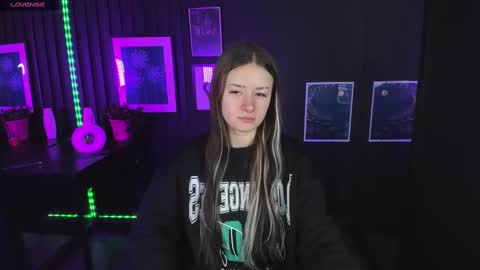 Lily online show from March 2, 8:16 am