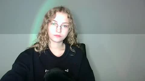 small lily online show from October 1, 3:17 pm