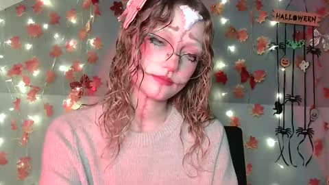 small lily online show from October 21, 3:16 pm