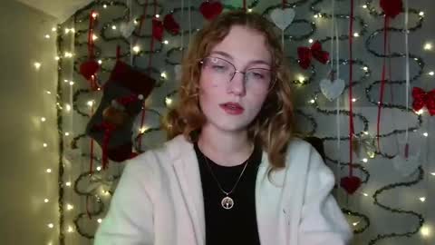 small lily online show from January 8, 6:12 pm