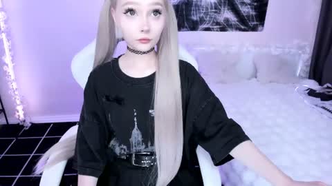 Lily online show from June 24, 2:32 am