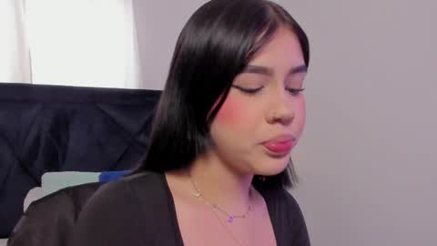 LilyWoodz online show from February 13, 7:04 pm