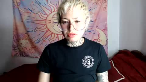 Lily online show from June 17, 3:19 am