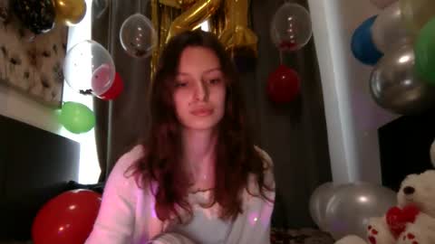 lilycandy_ online show from February 16, 1:22 pm