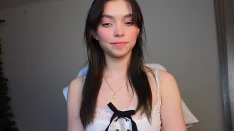 Snapshot of lilyewing_ chatting on January 23, 4:59 pm Lily online show from January 23, 4:59 pm