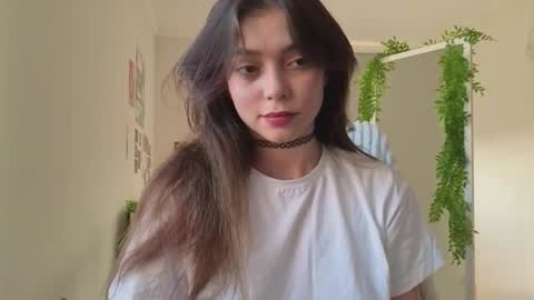 Snapshot of lilyewing_ chatting on September 10, 3:23 pm Lily online show from September 10, 3:23 pm