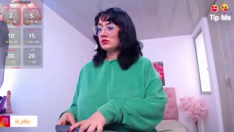 Snapshot of lilyfox23 chatting on September 23, 1:20 pm lilyfox23 online show from September 23, 1:20 pm