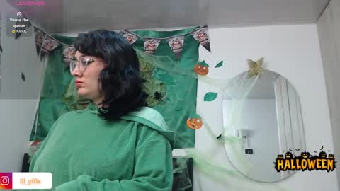 Snapshot of lilyfox23 chatting on October 13, 12:30 pm lilyfox23 online show from October 13, 12:30 pm