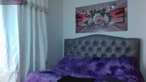 Snapshot of lilyfox23 chatting on February 17, 12:27 pm lilyfox23 online show from February 17, 12:27 pm