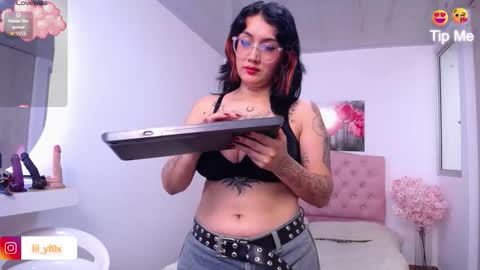 Snapshot of lilyfox23 chatting on September 26, 12:58 pm lilyfox23 online show from September 26, 12:58 pm