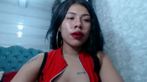 lilyjamesx online show from March 3, 7:46 pm