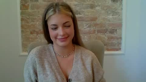 Lily online show from July 20, 6:38 am
