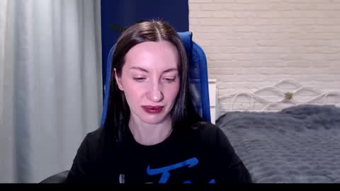 Lily online show from December 16, 7:25 am