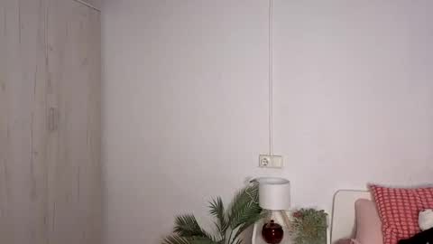 LillyPanda online show from November 13, 8:08 pm