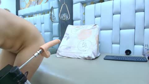 Snapshot of lilyrouse1 chatting on October 13, 6:21 pm Im Lily online show from October 13, 6:21 pm