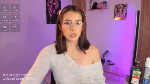Snapshot of lilyrouse_ chatting on October 20, 4:26 am lily help me to collect more cosplay online show from October 20, 4:26 am