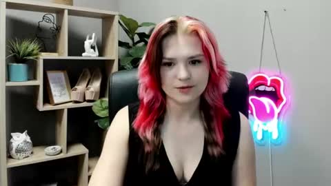 Lily online show from June 10, 7:07 am