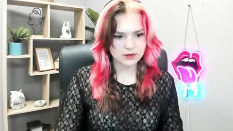 Lily online show from June 8, 6:25 am
