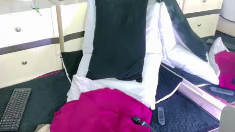 Snapshot of lilyybigass chatting on September 20, 12:14 pm Lilly online show from September 20, 12:14 pm