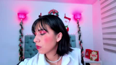 Snapshot of lina_bedoya chatting on December 7, 11:40 am Lina Bedoya online show from December 7, 11:40 am
