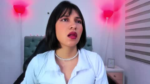 Snapshot of lina_bedoya chatting on January 15, 11:43 am Lina Bedoya online show from January 15, 11:43 am