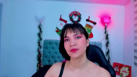 Snapshot of lina_bedoya chatting on December 21, 11:44 am Lina Bedoya online show from December 21, 11:44 am