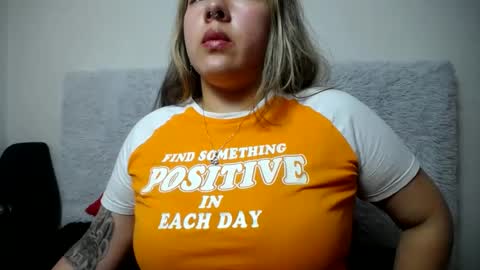 Snapshot of lina_browm chatting on March 4, 8:16 pm Lina Browm online show from March 4, 8:16 pm